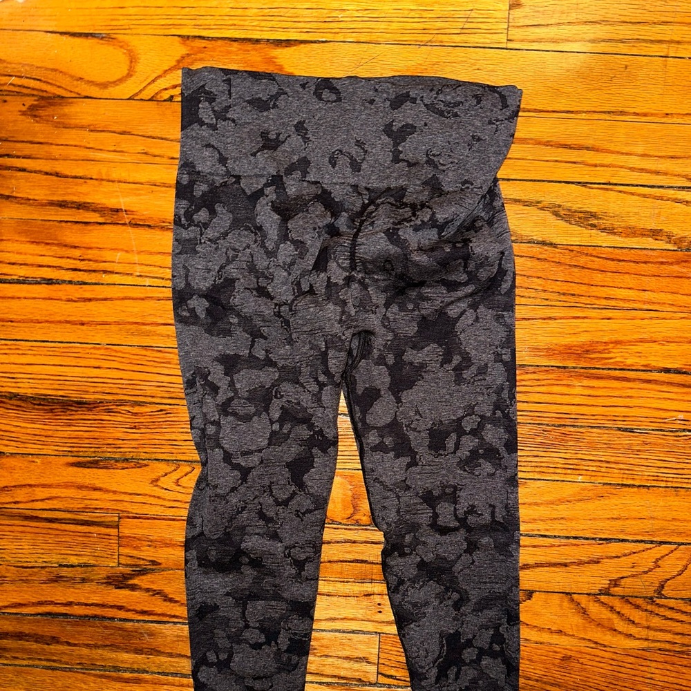 GYMSHARK camo leggings